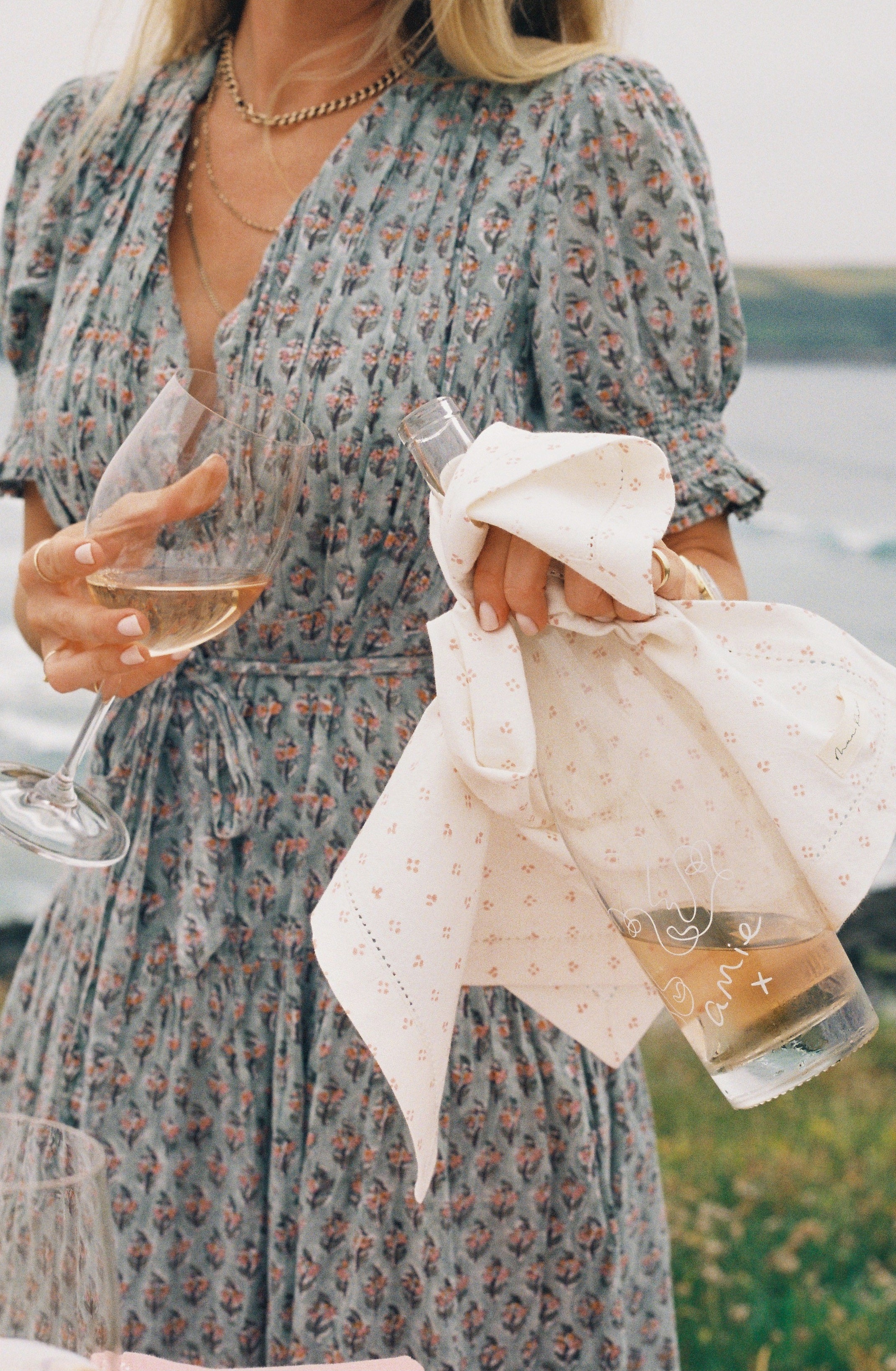 Minni Napkin - White with Red