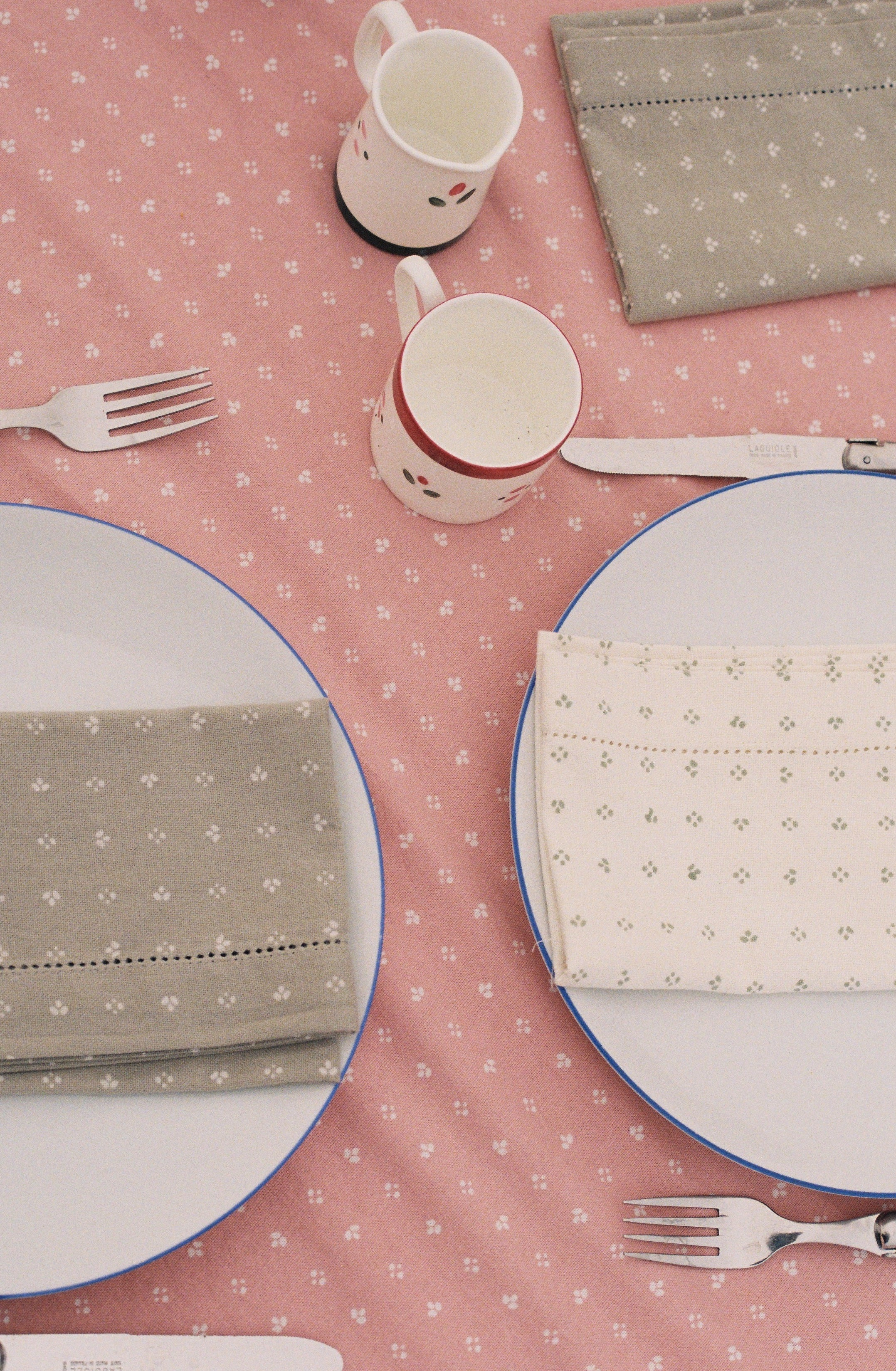 Minni Napkin - White with Green