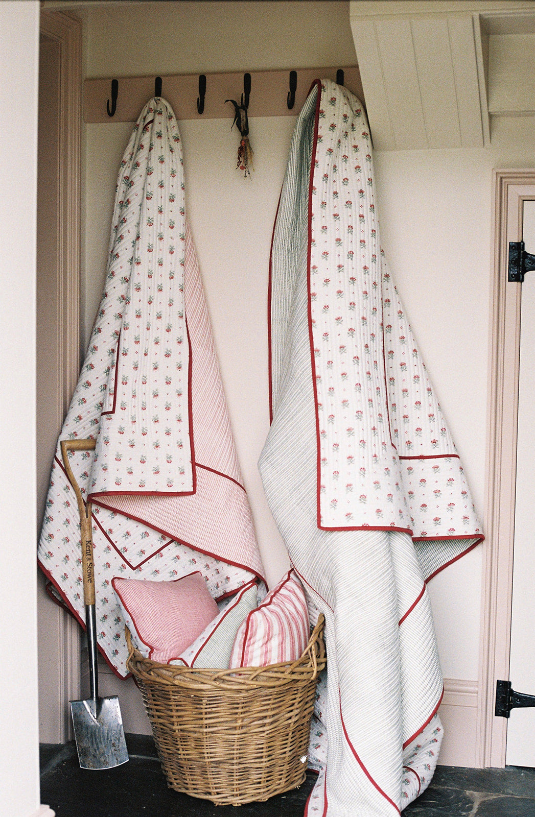 Minni Red Cushion – Square