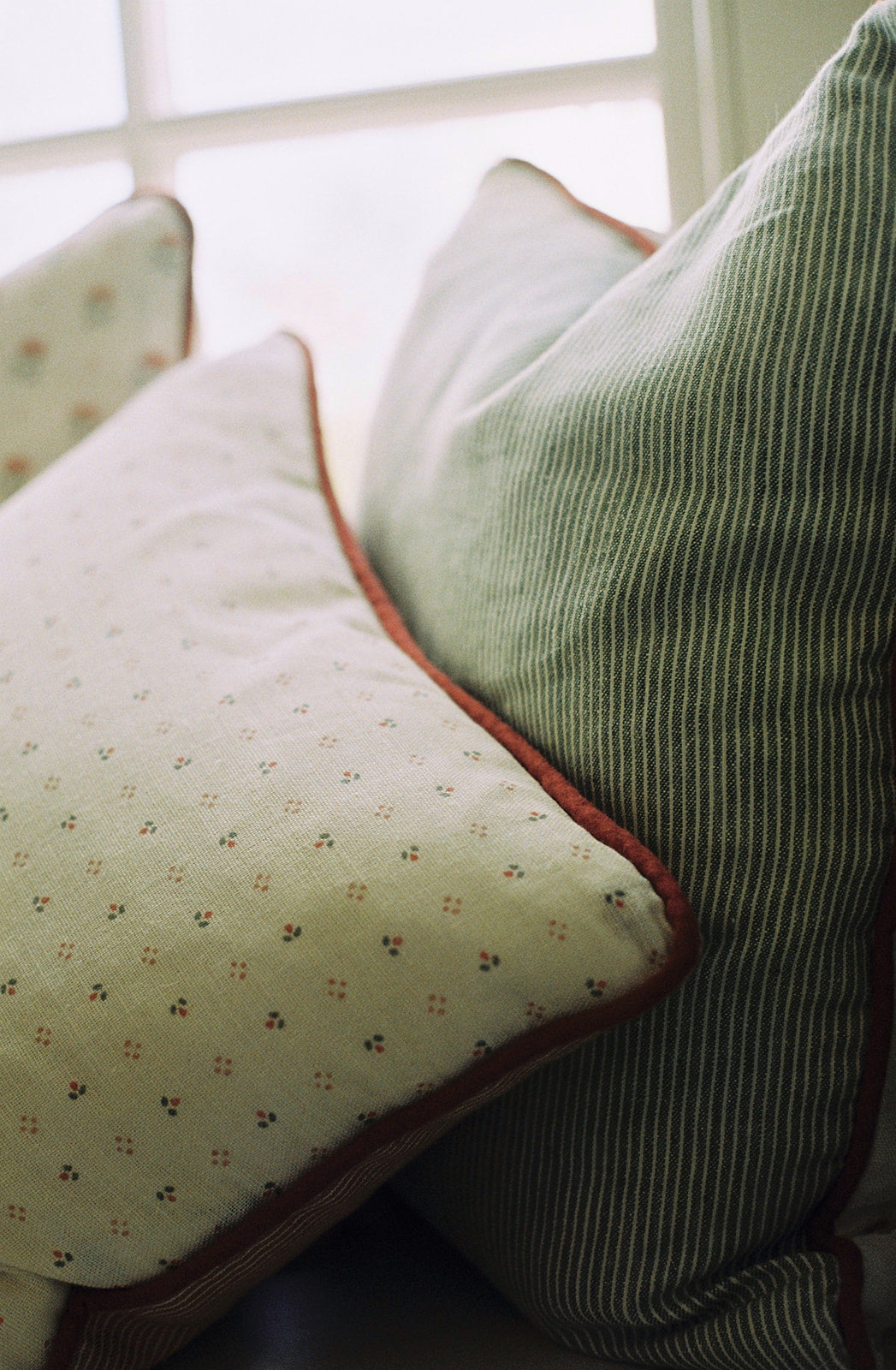 Minni Red Cushion – Rectangle