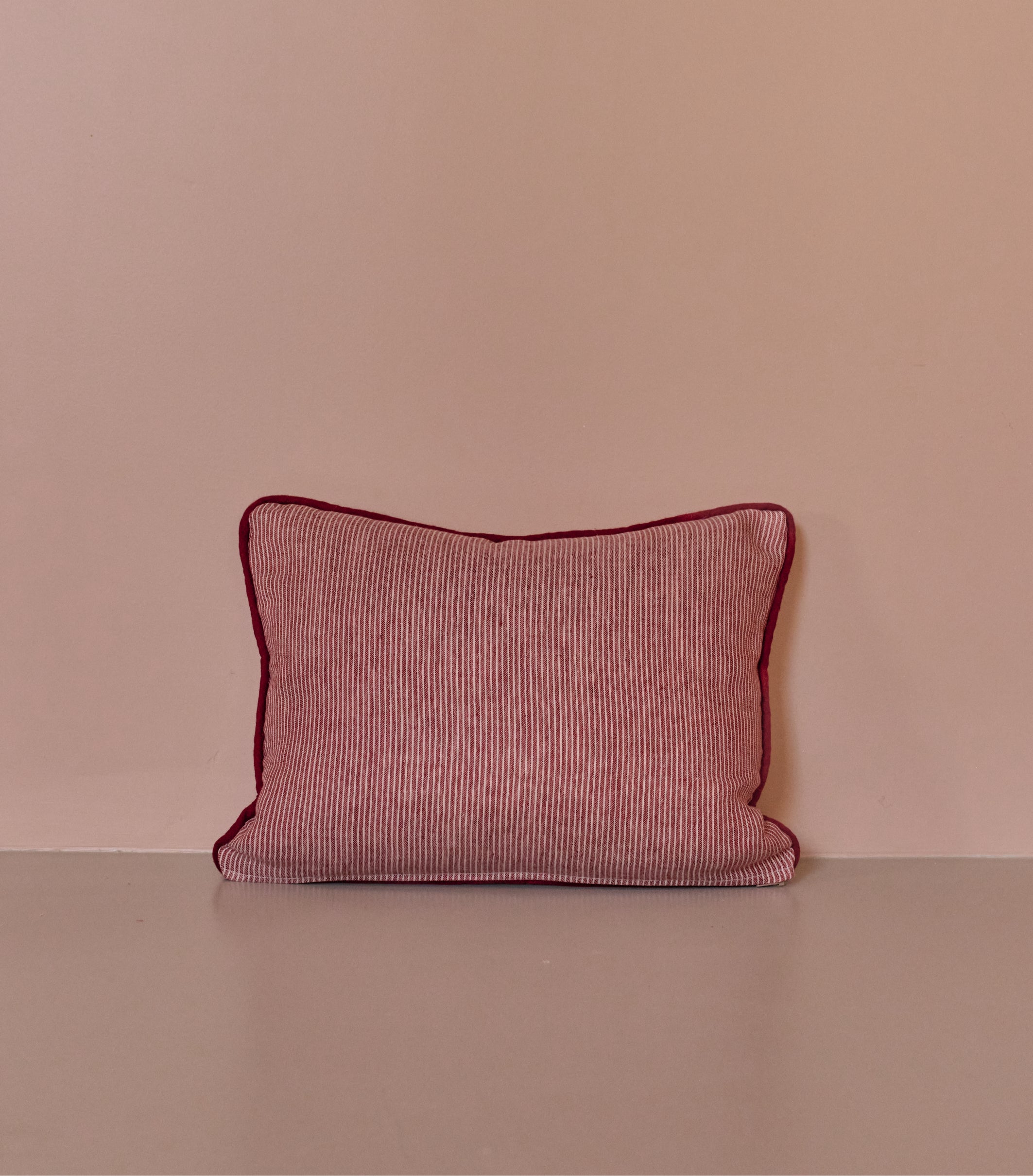 Minni Red Cushion – Rectangle